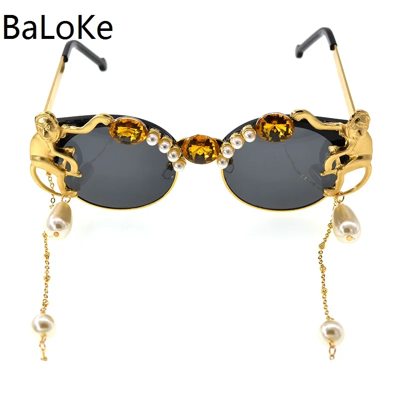 fashion design personality tassel sunglasses monkey pearl crystal retro round big frame sunglasses women Luxury Ladies Sun glas
fashion design personality tassel sunglasses monkey pearl crystal retro round big frame sunglasses women Luxury Ladies Sun glas