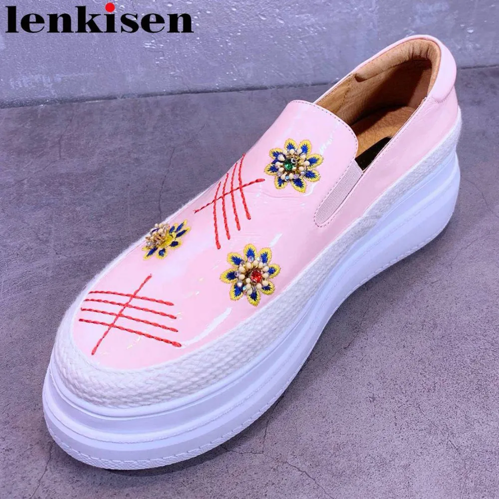 2019 British school flowers embroidery appliques slip on loafers thick bottom waterproof genuine leather vulcanized shoes L80
2019 British school flowers embroidery appliques slip on loafers thick bottom waterproof genuine leather vulcanized shoes L80