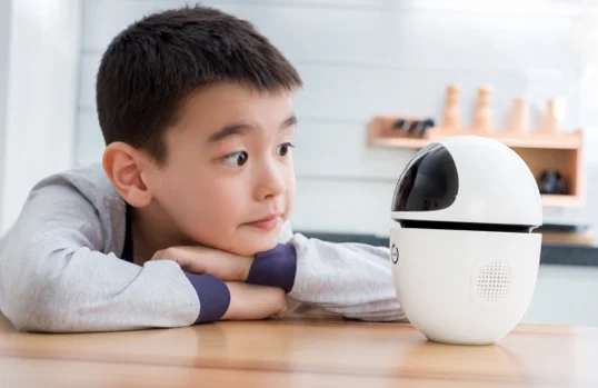 央视重推:儿童教育陪伴机器人公子小白成长版