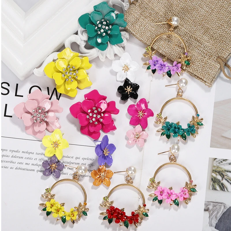 Girlgo 2019 Romantic Cute Flower Statement Earrings for Women Elegant Colorful Hanging Metal Pendent Earrings Wedding Jewelry
Girlgo 2019 Romantic Cute Flower Statement Earrings for Women Elegant Colorful Hanging Metal Pendent Earrings Wedding Jewelry