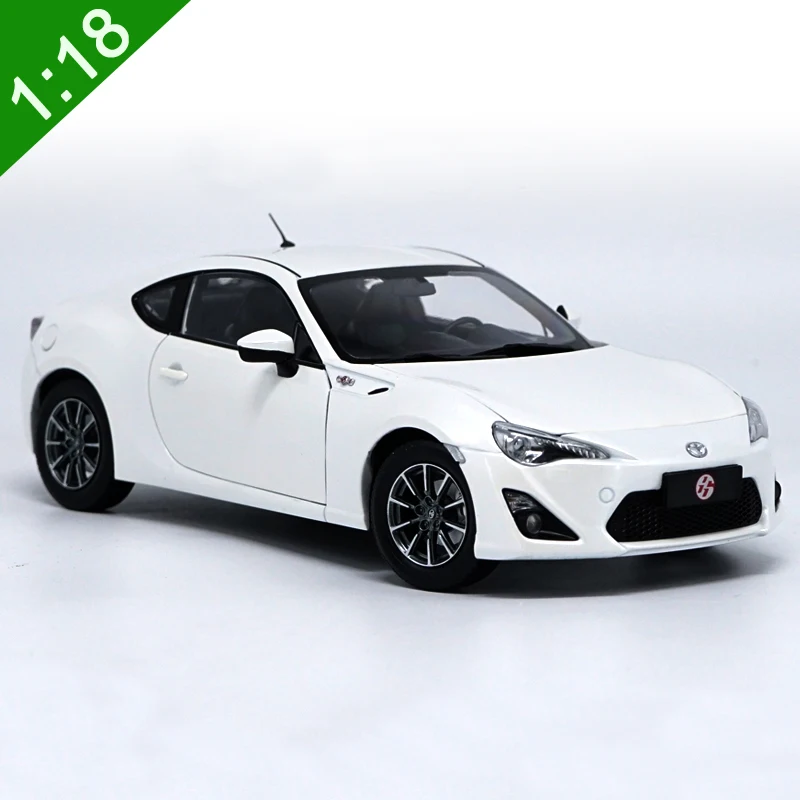 High Simulation New 1:18 TOYOTA GT 86 Alloy Sports Car Model White For Kids Birthday Gifts Original Box Free Shipping Collection
High Simulation New 1:18 TOYOTA GT 86 Alloy Sports Car Model White For Kids Birthday Gifts Original Box Free Shipping Collection