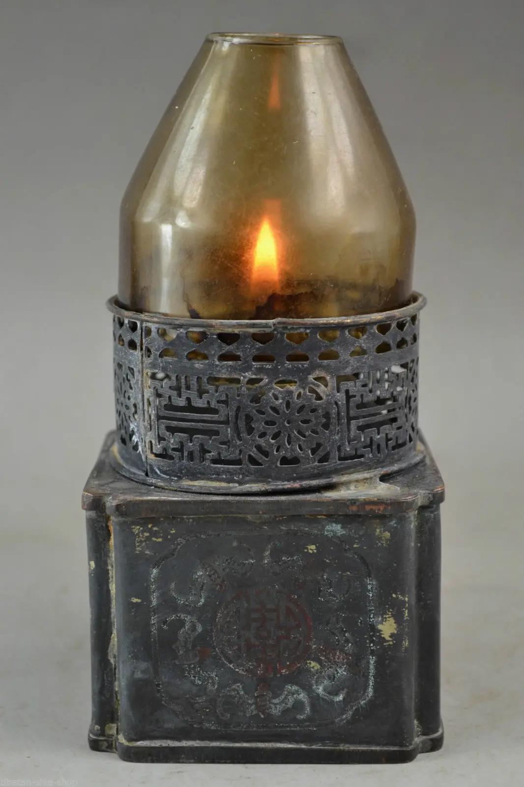 Old Collectibles chinese Handwork Copper Carving Flower Usable Big Rare Oil Lamp
Old Collectibles chinese Handwork Copper Carving Flower Usable Big Rare Oil Lamp