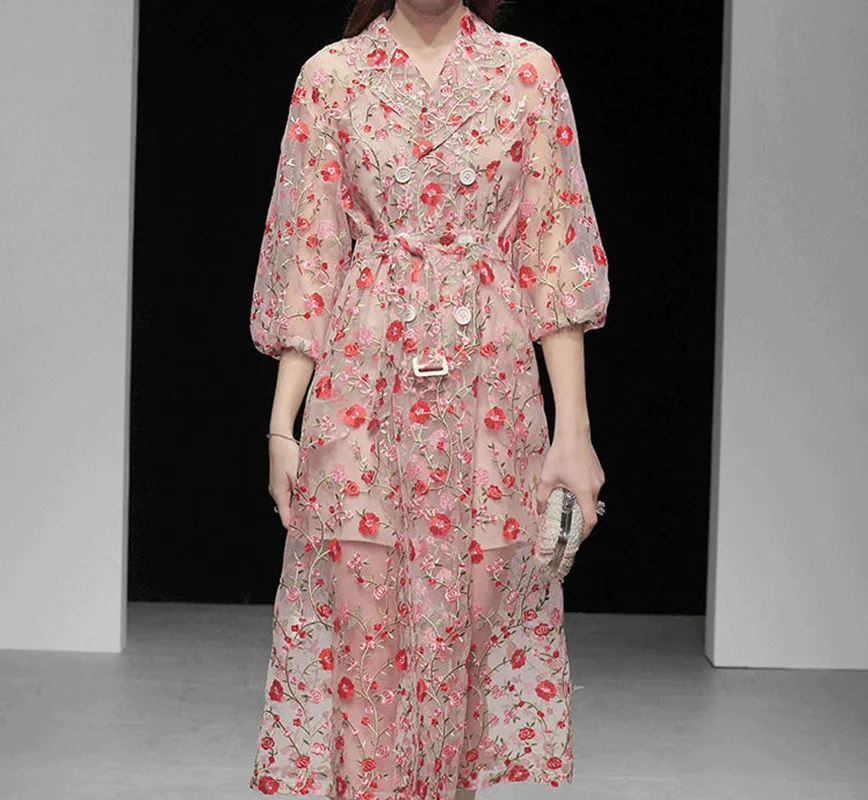 High quality luxury runway Lace Trench Coat For Women Autumn Notched Collar Flower Embroidery Long Cardigans women clothes 2019
High quality luxury runway Lace Trench Coat For Women Autumn Notched Collar Flower Embroidery Long Cardigans women clothes 2019