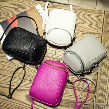 2020 new women handbags, fashion Korean version shoulder bag, weaving woman messenger bag, trend circular flap.
2020 new women handbags, fashion Korean version shoulder bag, weaving woman messenger bag, trend circular flap.