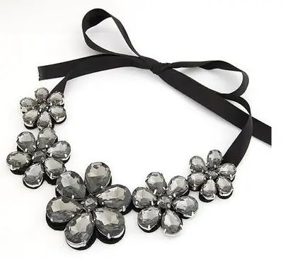 Fashion 2015 New arrival exaggerated Crystal flower camellia Ribbon short woman chokers Necklace
Fashion 2015 New arrival exaggerated Crystal flower camellia Ribbon short woman chokers Necklace