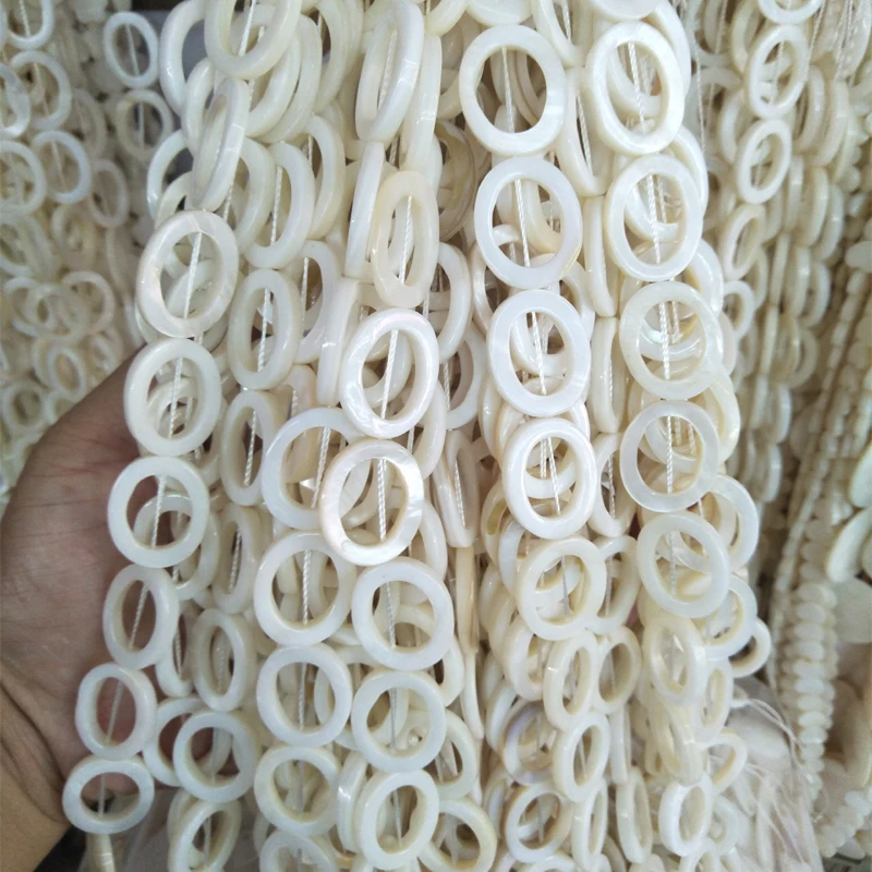 Natural Oval Shape Shell Beads White Hollow Loose Shell Beads For Jewelry Making DIY Bracelet Necklace Accessories Size 18x25mm
Natural Oval Shape Shell Beads White Hollow Loose Shell Beads For Jewelry Making DIY Bracelet Necklace Accessories Size 18x25mm
