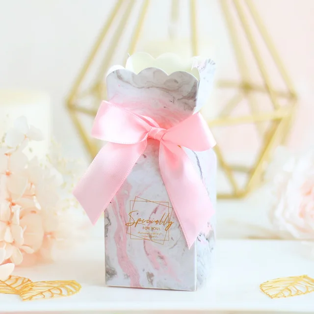 Itschy 50pcs/lot 5x5x12.5CM Candy Box with ribbon chocolate gift boxes wedding souvenirs for guests wedding favors and gifts
Itschy 50pcs/lot 5x5x12.5CM Candy Box with ribbon chocolate gift boxes wedding souvenirs for guests wedding favors and gifts