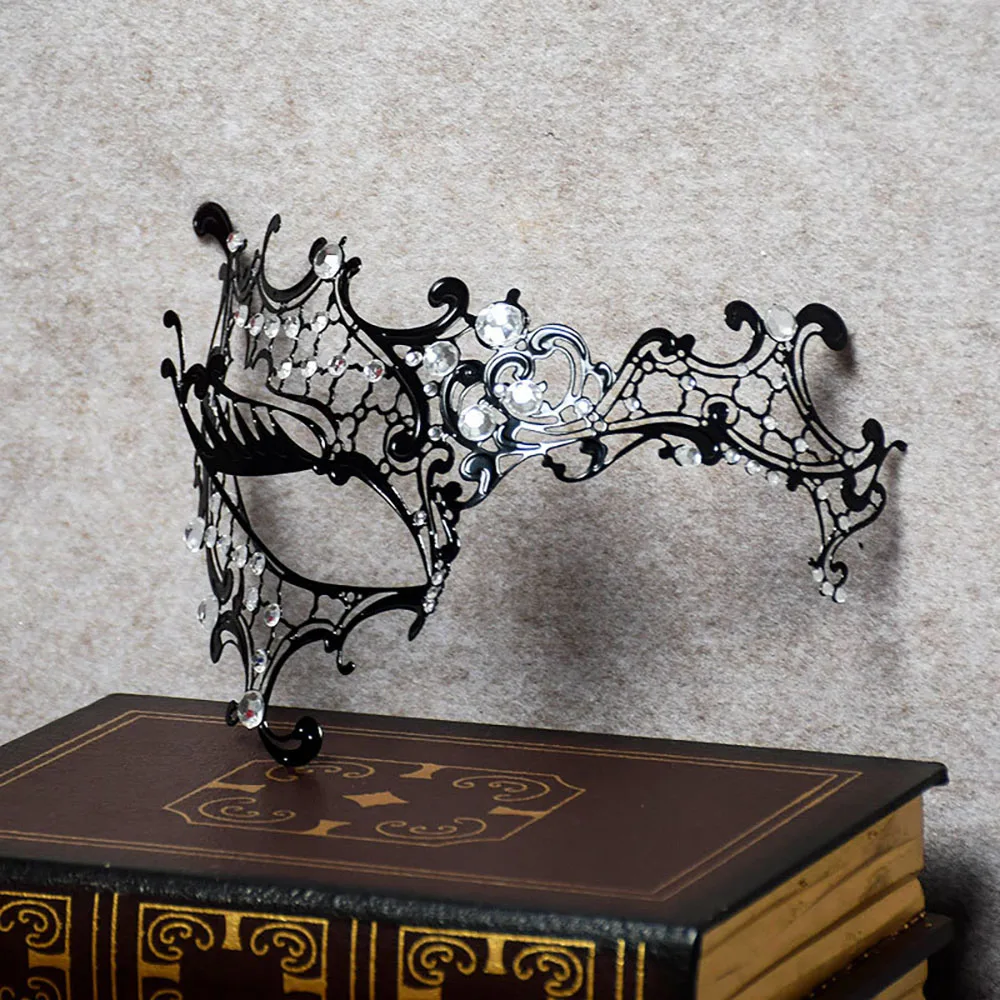 1pcs Lady Sexy Mask Elegant Metal Laser Cut Flower Wedding Carnival Party Performance Masquerade Mardi Decoration Luxury Mask
1pcs Lady Sexy Mask Elegant Metal Laser Cut Flower Wedding Carnival Party Performance Masquerade Mardi Decoration Luxury Mask