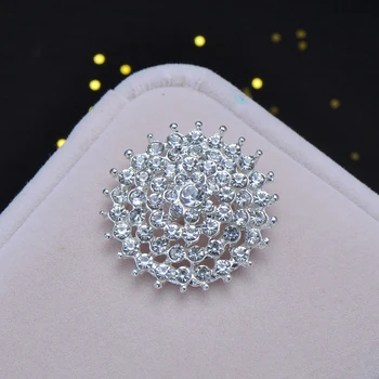 (S0320) 10pcs/lot, Sew-on Rhinestone Button in clear crystals,with loop,silver or light gold plating
(S0320) 10pcs/lot, Sew-on Rhinestone Button in clear crystals,with loop,silver or light gold plating