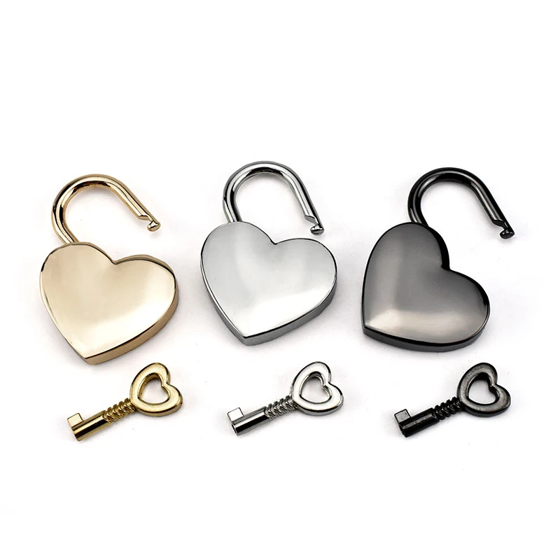1Pcs Mini Luggage Locks Heart Shaped Love Lock Electroplate Padlock Present Gift for Girlfriend Love Safety anti-theft Padlock
1Pcs Mini Luggage Locks Heart Shaped Love Lock Electroplate Padlock Present Gift for Girlfriend Love Safety anti-theft Padlock