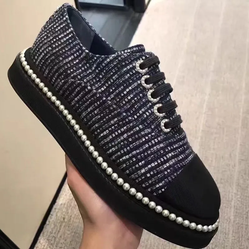 19SS Mixed Color Woollen Cloth Casual Skate Shoes Leather Round Toe Pearls Thick Platform Shoes Soft Flat Lace Up Woman Shoes
19SS Mixed Color Woollen Cloth Casual Skate Shoes Leather Round Toe Pearls Thick Platform Shoes Soft Flat Lace Up Woman Shoes