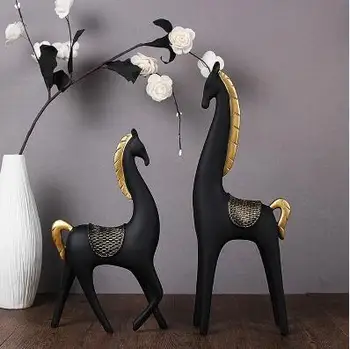 Nordic Creative resin black horse statue home decor crafts room decoration objects gold mane horse resin animal figurines gifts
Nordic Creative resin black horse statue home decor crafts room decoration objects gold mane horse resin animal figurines gifts