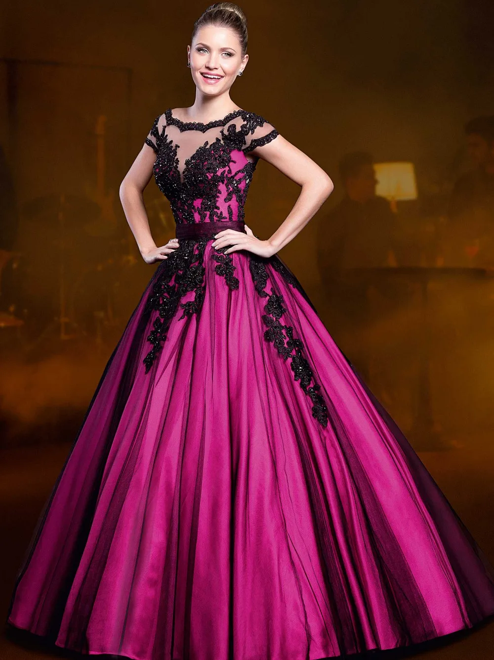 Vestidos de Fiesta Ball Gown Prom Dresses 2016 Lace Appliqued Two Tones Prom Dress Sexy Long Prom Dress Party dresses
Vestidos de Fiesta Ball Gown Prom Dresses 2016 Lace Appliqued Two Tones Prom Dress Sexy Long Prom Dress Party dresses