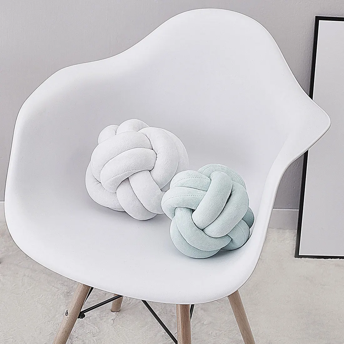 Home Decoration Warm Nordic Style Pillow Cushion Velvet Ball Knot Pillow Solid Color Baby Calm Sleep Dolls Stuffed Kid Adult
Home Decoration Warm Nordic Style Pillow Cushion Velvet Ball Knot Pillow Solid Color Baby Calm Sleep Dolls Stuffed Kid Adult