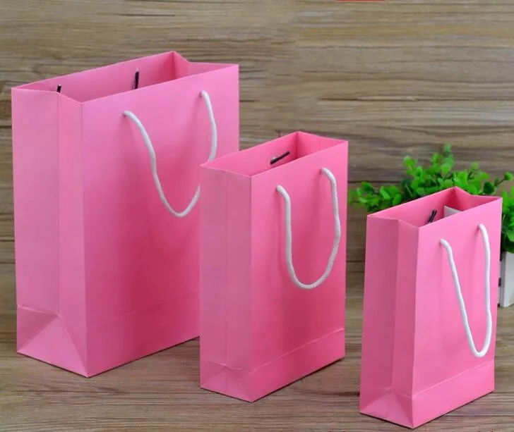 Logo printing White Kraft Paper Gift Bag With Handle Wedding Birthday Party Gift Christmas New Year Shopping Package paper Bag
Logo printing White Kraft Paper Gift Bag With Handle Wedding Birthday Party Gift Christmas New Year Shopping Package paper Bag