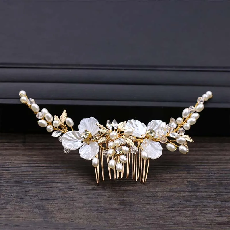 ACRDDK Gold Crystal Leaf Hair Combs Jewellery Bride Headpiece Tiaras Hair Comb Women Wedding Bridal Hair Jewelry Accessories SL 
ACRDDK Gold Crystal Leaf Hair Combs Jewellery Bride Headpiece Tiaras Hair Comb Women Wedding Bridal Hair Jewelry Accessories SL