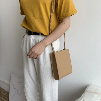 RanHuang 2019 Women Solid Color Small Shoulder Bags Cell Phone Bags Pu Leather Girls Messenger Bags korean Style bolsa feminina
RanHuang 2019 Women Solid Color Small Shoulder Bags Cell Phone Bags Pu Leather Girls Messenger Bags korean Style bolsa feminina