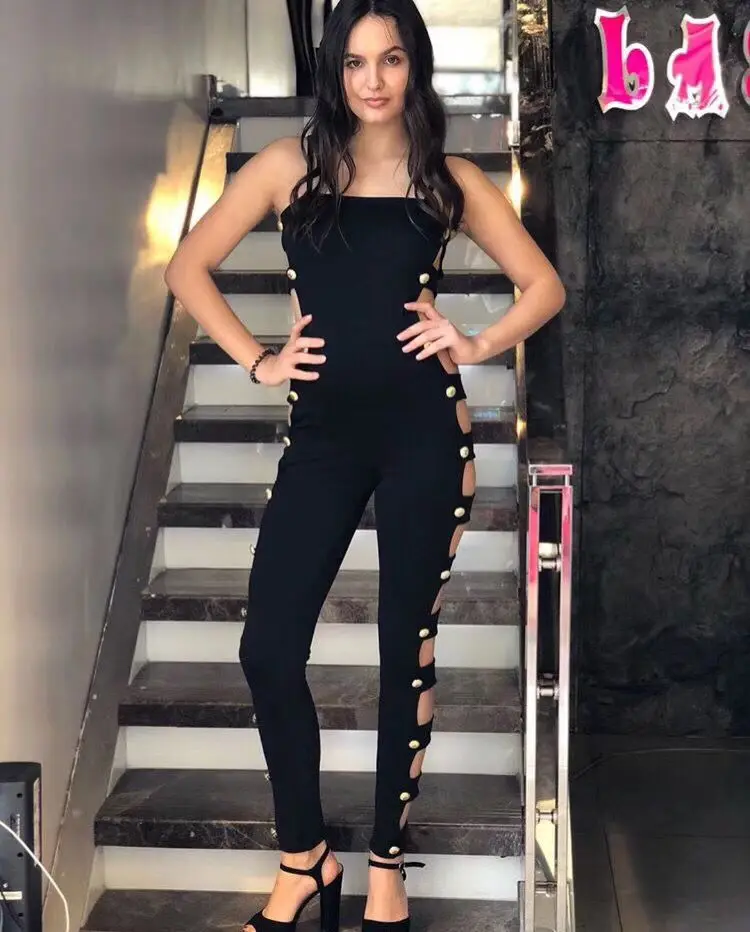 2018 New Summer black Spaghetti Strap Button cut out Sleeveless Bandage Women Vestido Celebrity Evening Party bodycon Jumpsuit
2018 New Summer black Spaghetti Strap Button cut out Sleeveless Bandage Women Vestido Celebrity Evening Party bodycon Jumpsuit