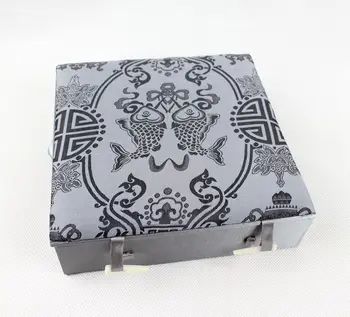 16*16*4.5cm Chinese Handmade gray 4 grid Embroidery Silk Luxury Ring Necklace Pendant Jewelry Storage Box 
16*16*4.5cm Chinese Handmade gray 4 grid Embroidery Silk Luxury Ring Necklace Pendant Jewelry Storage Box