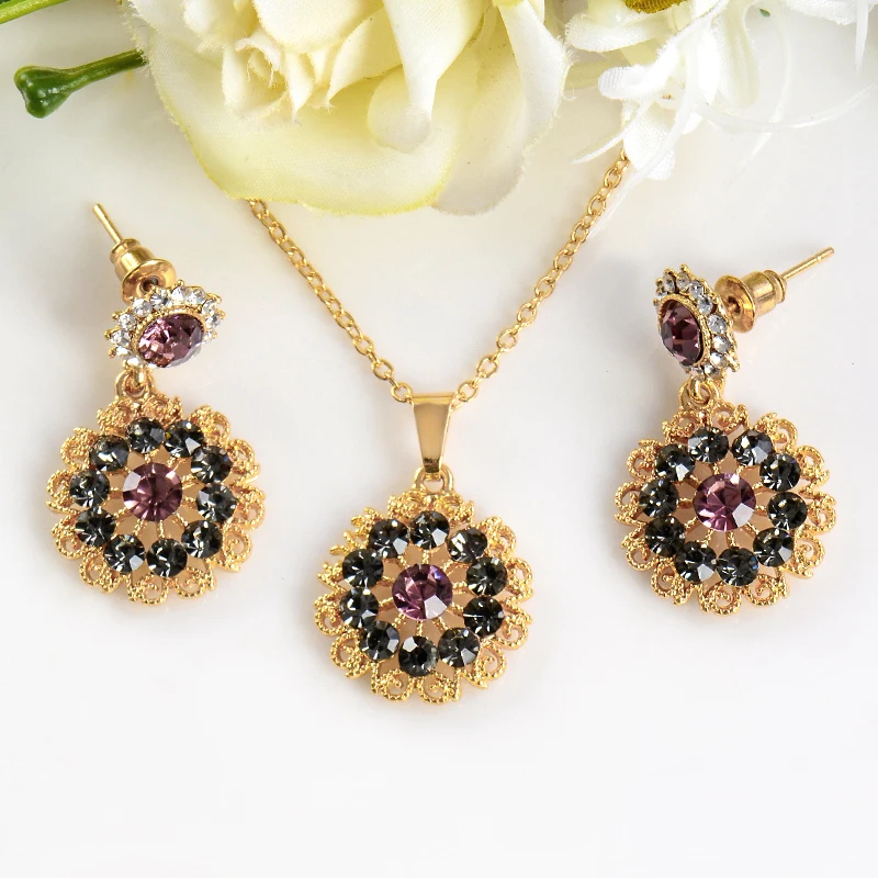 MISANANRYNE Fashion Vinatge Gold Color Chain Necklace & Pendants Flower Crystal Drop Earrings Jewelry Sets for Women Best Gift
MISANANRYNE Fashion Vinatge Gold Color Chain Necklace & Pendants Flower Crystal Drop Earrings Jewelry Sets for Women Best Gift