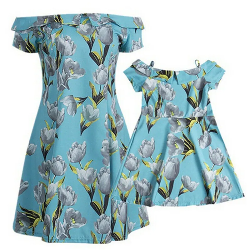 New Summer Floral Family Matching Clothes Women Kids Girls Shoulder Dress Outfits Mother Daughter Matching Clothes O-neck
New Summer Floral Family Matching Clothes Women Kids Girls Shoulder Dress Outfits Mother Daughter Matching Clothes O-neck