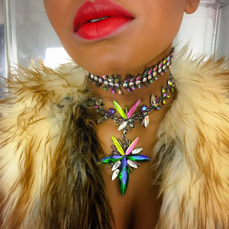 New European Personality Fashion Shiny Bling Crystal Necklace Women Pendants Neck Ornaments Necklaces Exaggerated Accessories
New European Personality Fashion Shiny Bling Crystal Necklace Women Pendants Neck Ornaments Necklaces Exaggerated Accessories
