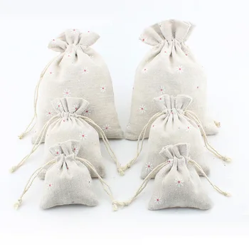 Daisy Pattern Cotton Sacks Jute Bags Natural Burlap Gift Candy Pouch Drawstring Bags Wedding Party Pouch Jewelry Storage Bags
Daisy Pattern Cotton Sacks Jute Bags Natural Burlap Gift Candy Pouch Drawstring Bags Wedding Party Pouch Jewelry Storage Bags