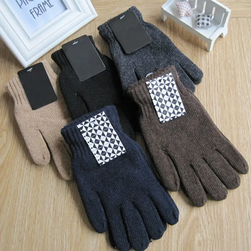 Фото Горячие Зимние теплые перчатки мужские однотонные трикотажные Утепленные с