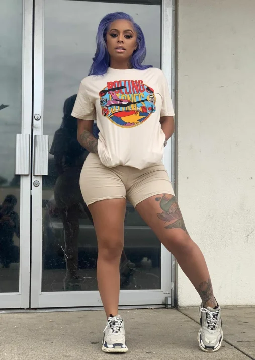 3 color solid color shorts cartoon print t-shirt. S-3xl size fashion casual women's sports suit for spring and summer
3 color solid color shorts cartoon print t-shirt. S-3xl size fashion casual women's sports suit for spring and summer