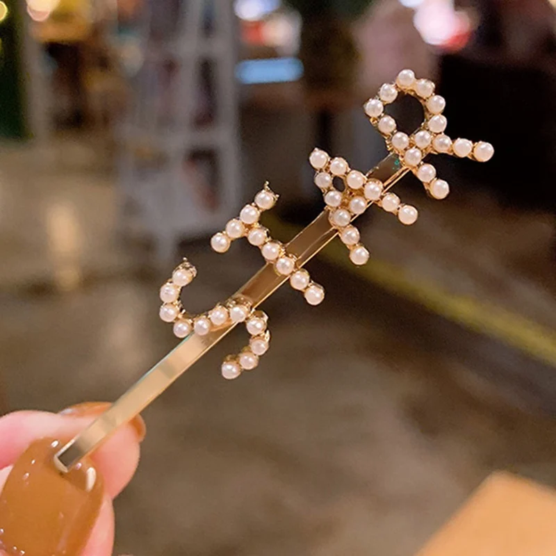 1Pc 2019 New Fashion Letter Hairpins Headwear For Women Girls Hair Clips Pins Barrette Tools Hair Accessories
1Pc 2019 New Fashion Letter Hairpins Headwear For Women Girls Hair Clips Pins Barrette Tools Hair Accessories