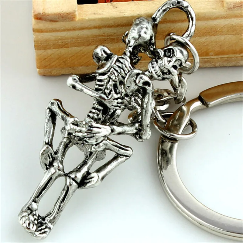 Silver Skeleton Pendant Key Chain Love Beyond Death Skull Jewelry For Men Car Keychains Seleton keyring for Valentine's Day
Silver Skeleton Pendant Key Chain Love Beyond Death Skull Jewelry For Men Car Keychains Seleton keyring for Valentine's Day