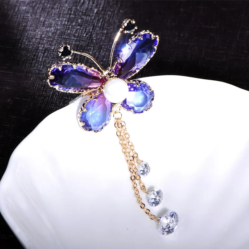 Madrry Vivid Butterfly Shape Brooches Colorful Rhinestone Jewelry For Women Men Sweater Suit Collar Pins Party Accessories Gifts
Madrry Vivid Butterfly Shape Brooches Colorful Rhinestone Jewelry For Women Men Sweater Suit Collar Pins Party Accessories Gifts