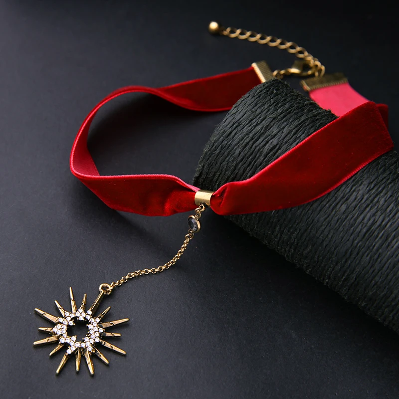 Luxury Crystal Charm Punk Chokers Velvet 2 Colors Glass Short Necklace For Women Fashion Jewelry Drop Shipping In Box
Luxury Crystal Charm Punk Chokers Velvet 2 Colors Glass Short Necklace For Women Fashion Jewelry Drop Shipping In Box
