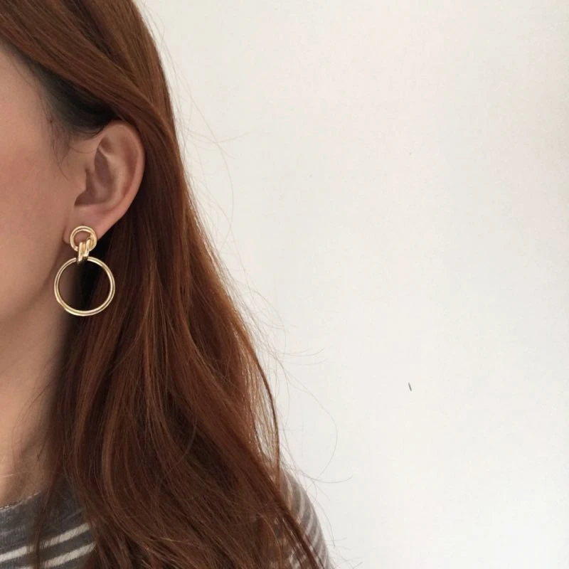 Geometric circular earrings earrings with European and American style fashionable metal stitching combination earrings
Geometric circular earrings earrings with European and American style fashionable metal stitching combination earrings