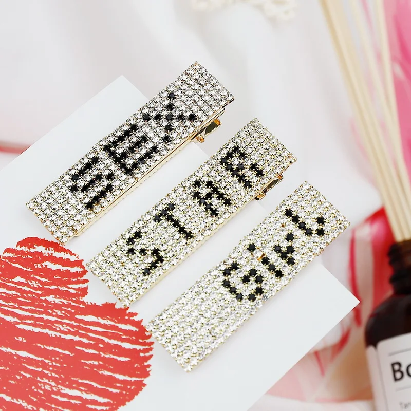 1Pcs Bling Crystal Rhinestones Hairpins Fashion Letters Stripe Hair Clips Barrette Styling Tools Accessories for Women Girls
1Pcs Bling Crystal Rhinestones Hairpins Fashion Letters Stripe Hair Clips Barrette Styling Tools Accessories for Women Girls