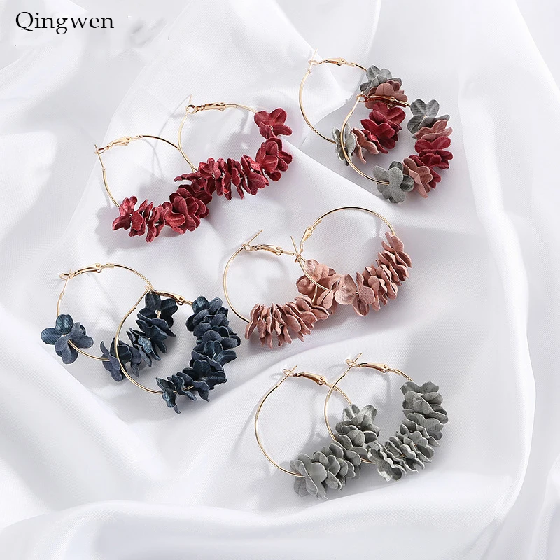 Qingwen 2019 Fashion Fabric Flower Earrings for Women Colorful Petal Circle Big Fancy Earring Jewelry CE00528
Qingwen 2019 Fashion Fabric Flower Earrings for Women Colorful Petal Circle Big Fancy Earring Jewelry CE00528