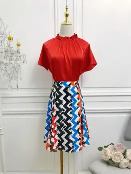 In the summer of 2020 the new splicing lace collar jacket wavy grain printing the a-line skirt
In the summer of 2020 the new splicing lace collar jacket wavy grain printing the a-line skirt