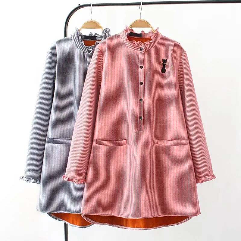 S73 Autumn Winter Plus Size Women Clothing Blouses 4xl Casual plus velvet warm thick cats embroidery lace Shirts 2016
S73 Autumn Winter Plus Size Women Clothing Blouses 4xl Casual plus velvet warm thick cats embroidery lace Shirts 2016