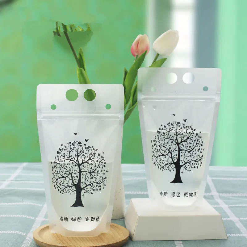 100pcs Creative disposable juice milk tea cold drink packaging bags party birthday favor 500ml thick plastic bag with handle
100pcs Creative disposable juice milk tea cold drink packaging bags party birthday favor 500ml thick plastic bag with handle