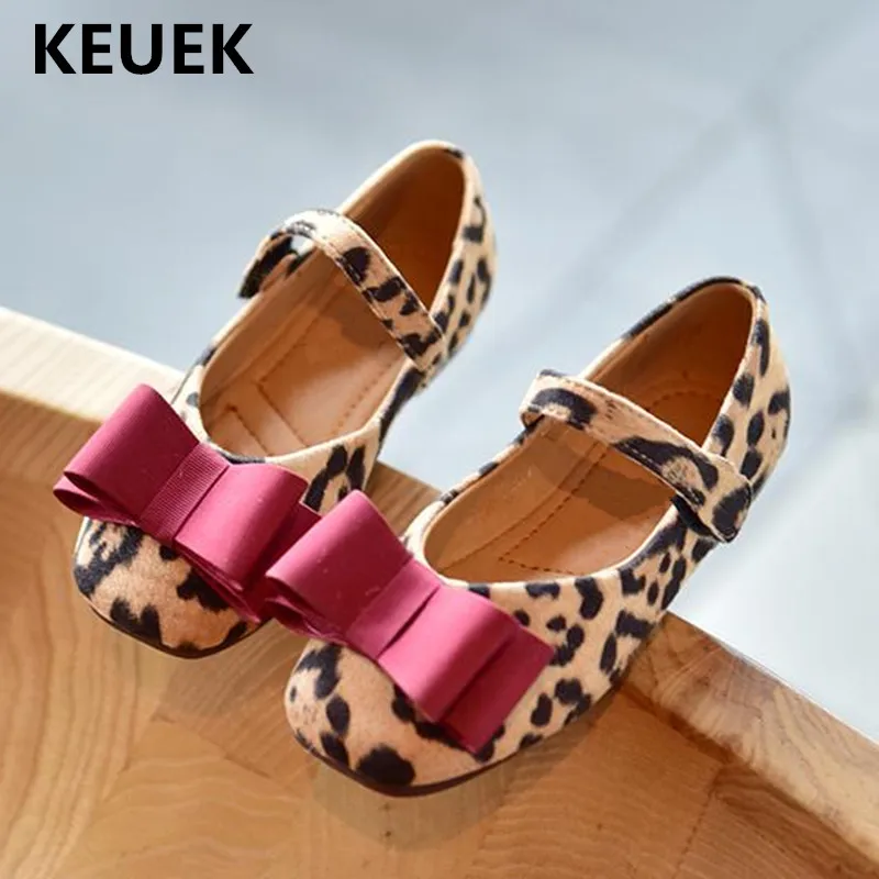 New Princess Shoes Children Fashion Bow Comfortable Flats Student Dance Shoes Performance Girls Kids Leather Shoes 03
New Princess Shoes Children Fashion Bow Comfortable Flats Student Dance Shoes Performance Girls Kids Leather Shoes 03