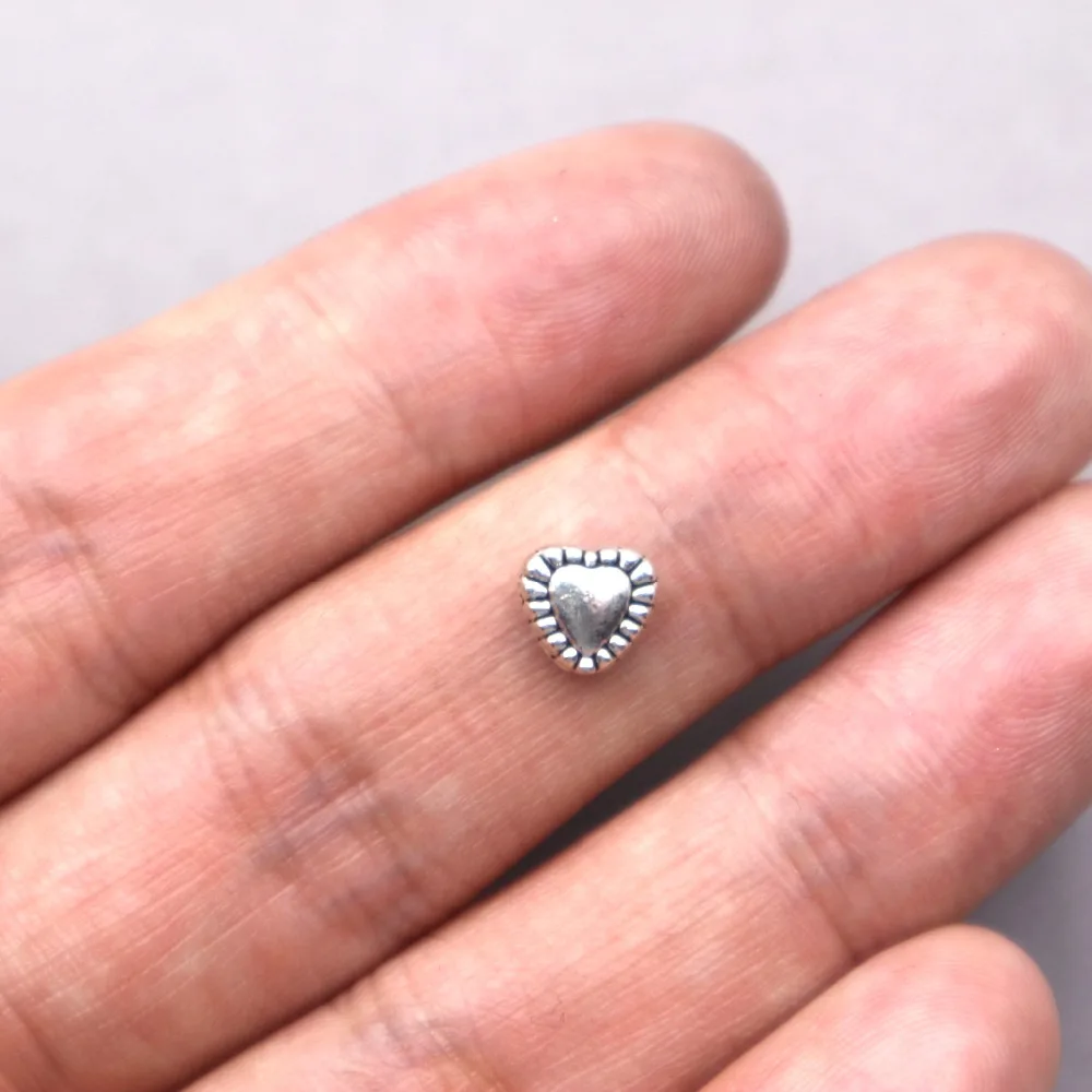 Wholesale 40pcs 8*7mm love heart Charms Beads For Jewelry Making Antique Silver love heart Spacers Beads Charm
Wholesale 40pcs 8*7mm love heart Charms Beads For Jewelry Making Antique Silver love heart Spacers Beads Charm