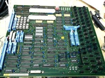 Heidelberg GERMANY origianl used AVT2 electric card electric board 81.186.5515
Heidelberg GERMANY origianl used AVT2 electric card electric board 81.186.5515