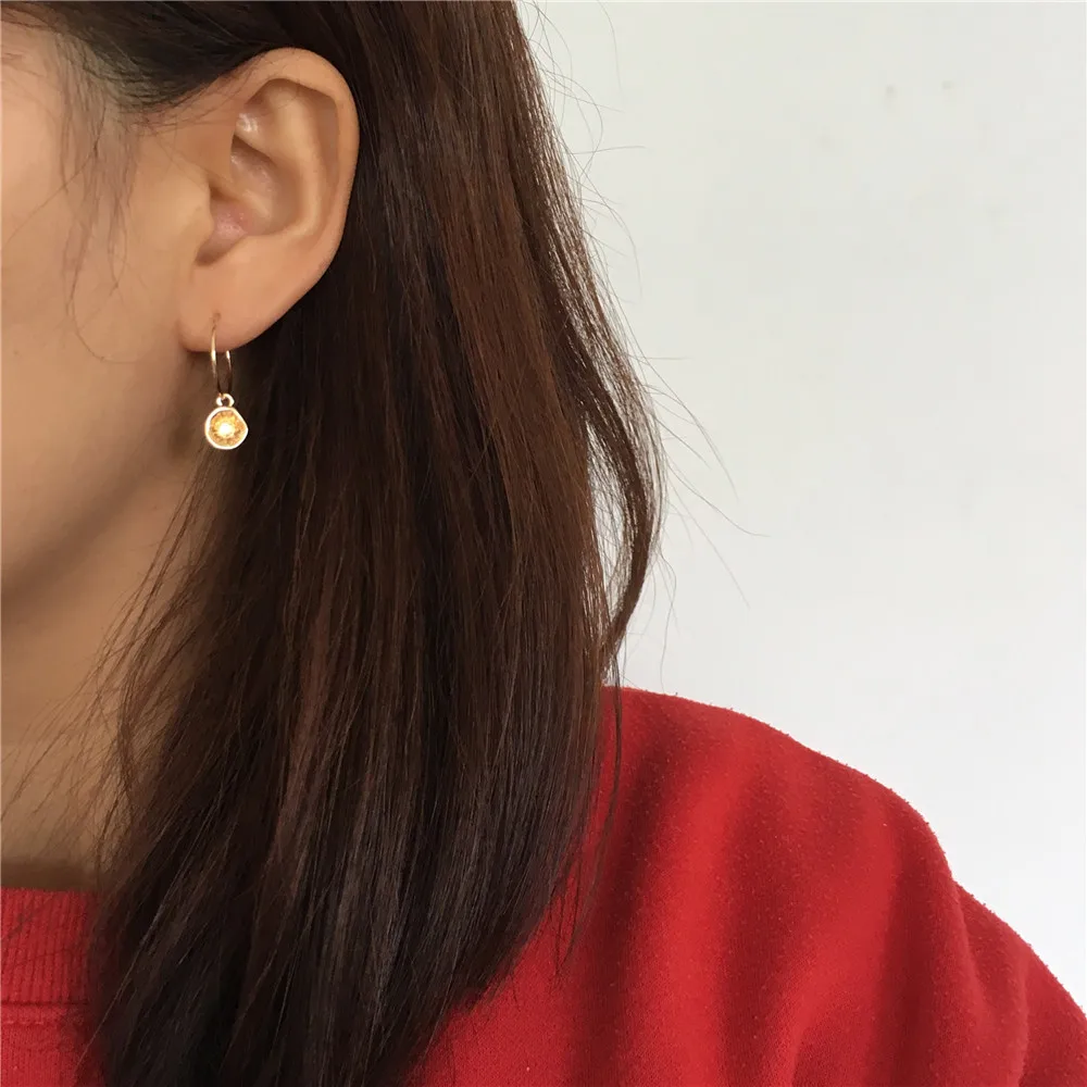 LOVELY WOMEN EARRINGS GOLD COLOR PLATING SMALL SHELL WITH IRIDESCENCE STONE CHARM HOOP EARRINGS
LOVELY WOMEN EARRINGS GOLD COLOR PLATING SMALL SHELL WITH IRIDESCENCE STONE CHARM HOOP EARRINGS