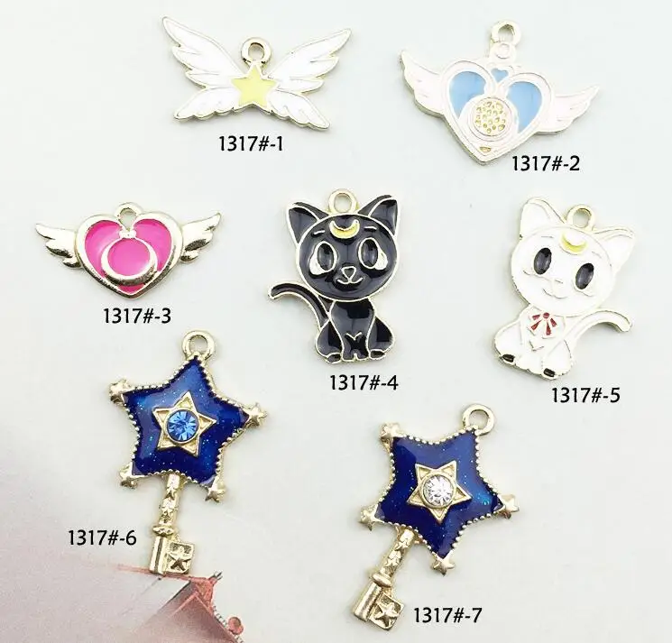 New 10Pcs Popular Japanese anime Sailor moon cats Necklace Key chain earrings DIY Metal Charm Pendants Jewelry Making
New 10Pcs Popular Japanese anime Sailor moon cats Necklace Key chain earrings DIY Metal Charm Pendants Jewelry Making