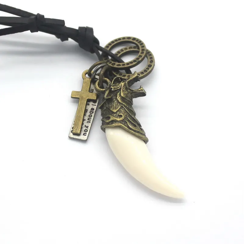Wholesale Necklaces! New Fashion Leather Retro Men's Necklace Popular Spike Style Copper Retro Chain Nacklace .
Wholesale Necklaces! New Fashion Leather Retro Men's Necklace Popular Spike Style Copper Retro Chain Nacklace .