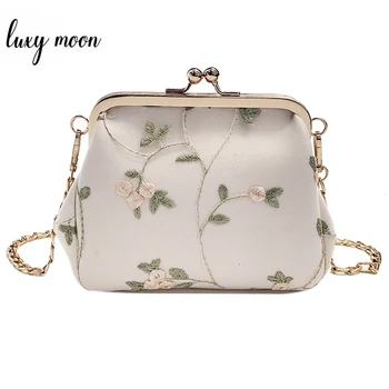 Small Shell Bag Exquisite Handmade Embroidery Lace Shoulder Bag for Women Korean Style Messenger Bag Female Bags Bolsa ZD1060
Small Shell Bag Exquisite Handmade Embroidery Lace Shoulder Bag for Women Korean Style Messenger Bag Female Bags Bolsa ZD1060