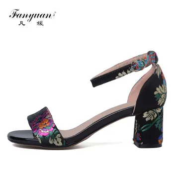Fanyuan New Designer BLACK yellow Sandals Chunky High Heel Embroidery Flower Shoes Women Ankle Strap Summer Casual Sandals
Fanyuan New Designer BLACK yellow Sandals Chunky High Heel Embroidery Flower Shoes Women Ankle Strap Summer Casual Sandals