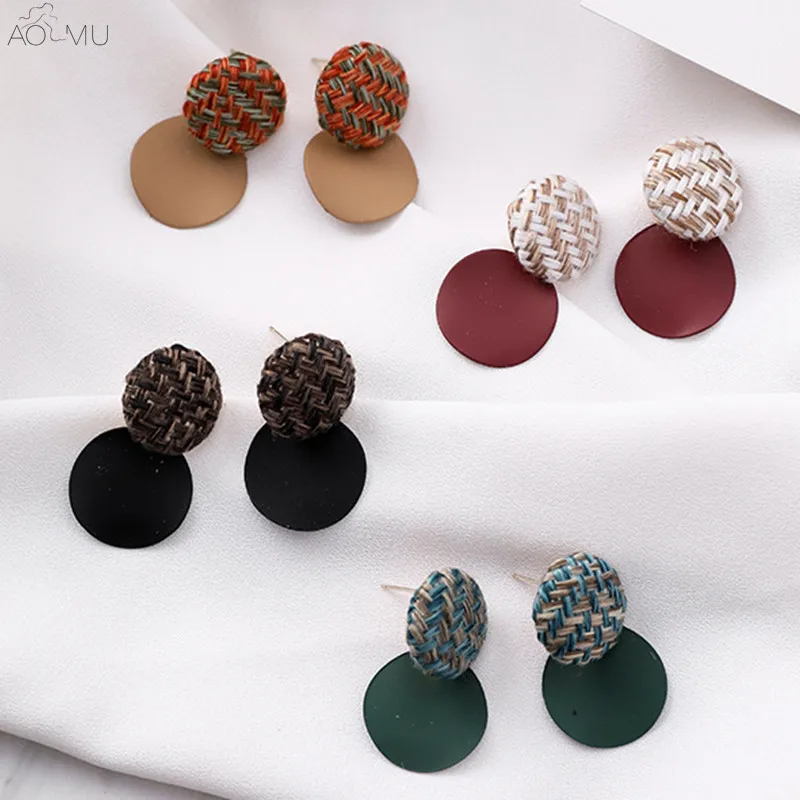 AOMU 2019 New Trendy S925 Sterling Silver Pin Lattice Button Round Wafer Dangle Earrings Geometric Boucle D'oreille for Women
AOMU 2019 New Trendy S925 Sterling Silver Pin Lattice Button Round Wafer Dangle Earrings Geometric Boucle D'oreille for Women