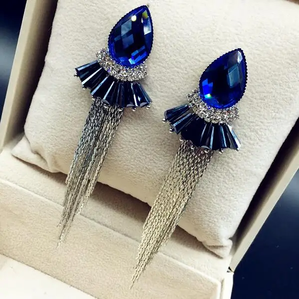 Charmcci New Arrival Unique Crystal Long Leaf Drop Earrings Fashion Jewelry Holiday Gifts For Women Wholesale and Retail
Charmcci New Arrival Unique Crystal Long Leaf Drop Earrings Fashion Jewelry Holiday Gifts For Women Wholesale and Retail