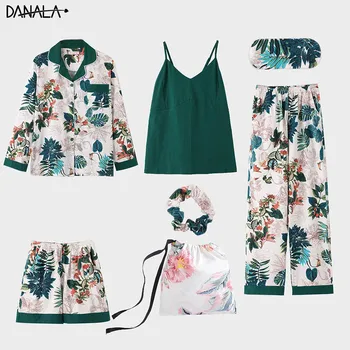 DANALA Cotton Casual Women Nightwear Sets Vogue Animals Floral Print Pajamas Sets For Women Summer 2019 With Shorts Home Suits
DANALA Cotton Casual Women Nightwear Sets Vogue Animals Floral Print Pajamas Sets For Women Summer 2019 With Shorts Home Suits